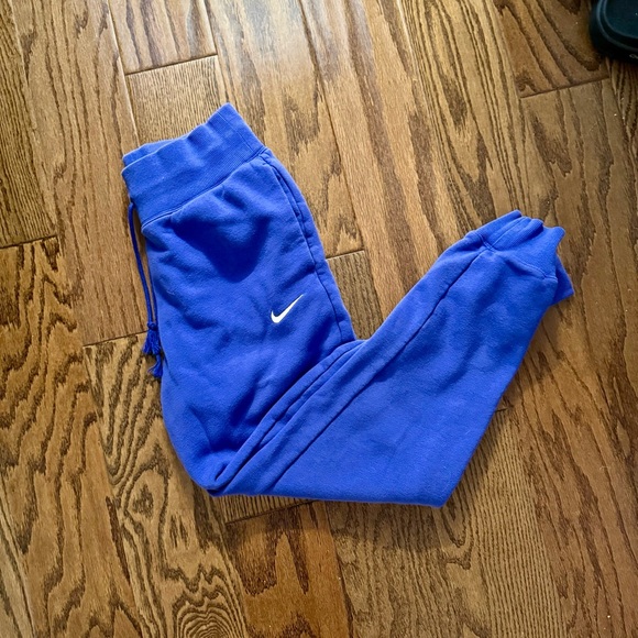 NIKE Phoenix Fleece Women's High-Waisted Jogger Sweatpants - Picture 2 of 7